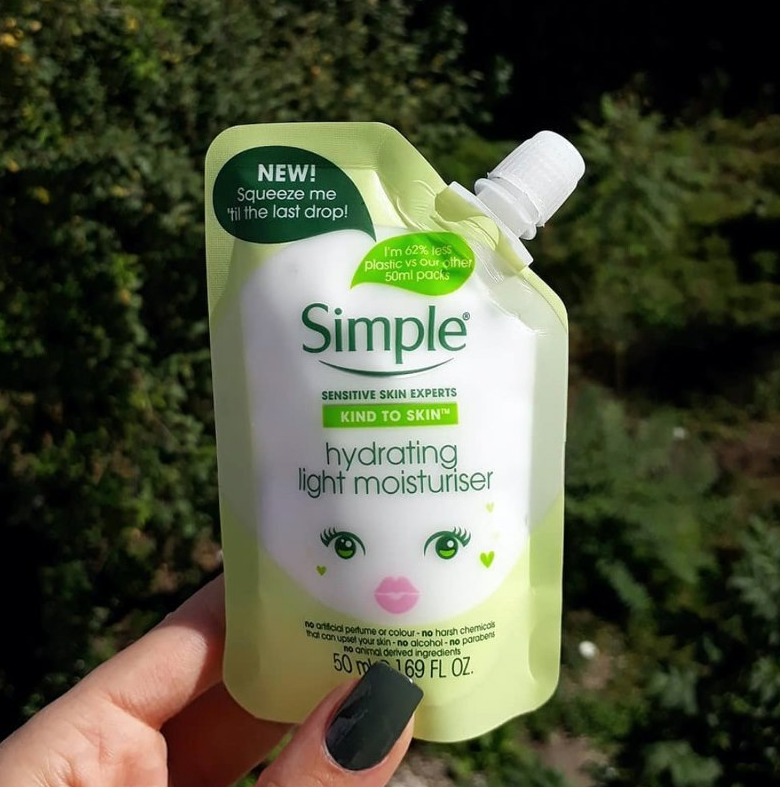 Simple Kind To Skin Hydrating Light Moisturiser MINI PACK Pouch 50ml - Image 3